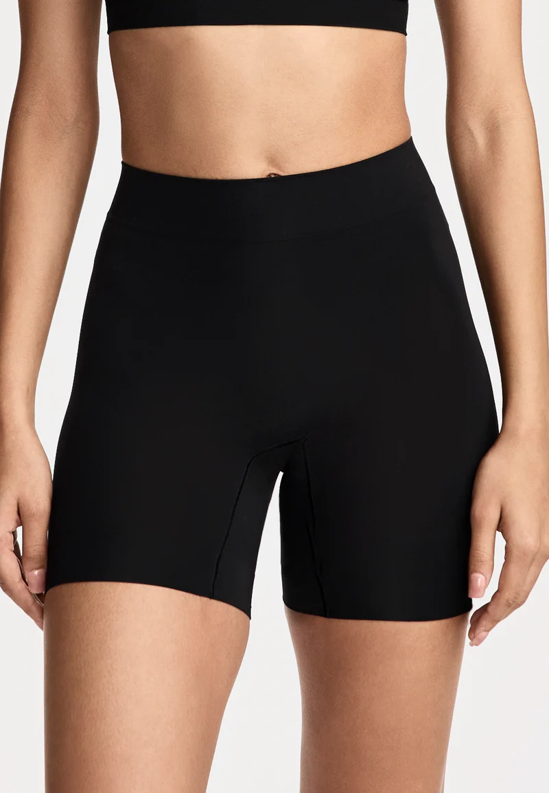 Jockey® Skimmies® Seamfree™ Ultralight Smoothing Cooling Shortie Slipshort