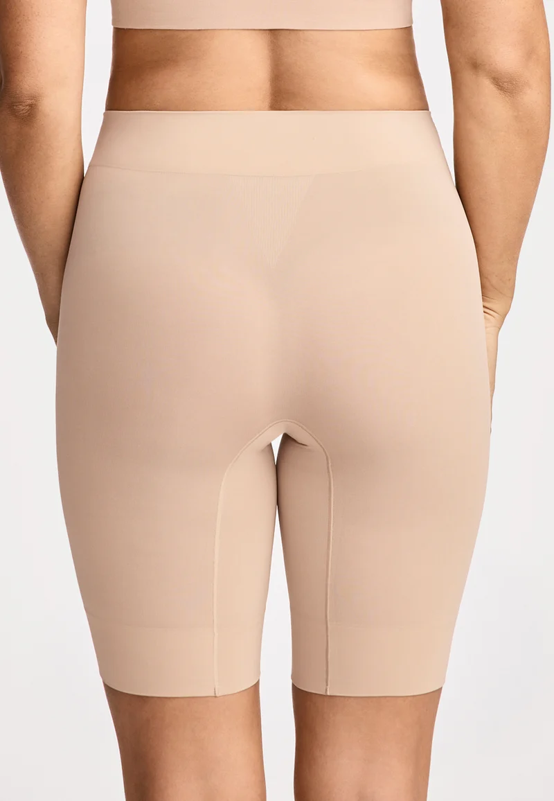 Jockey® Skimmies® Seamfree™ Ultralight Smoothing Cooling Slipshort