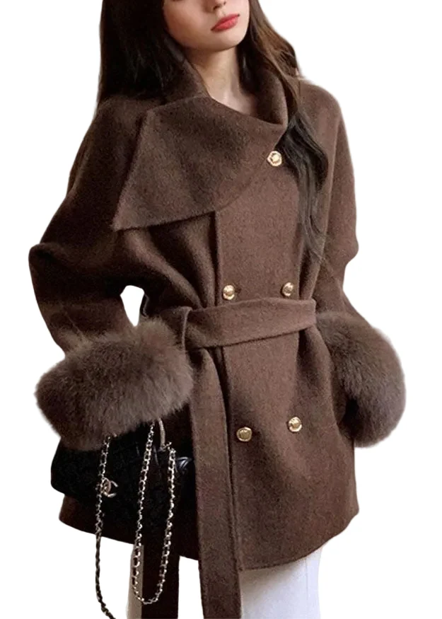 Luxe Korte Dames Winterjas met Bontmanchetten – Elegante Ceintuur Jas met Gouden Knopen