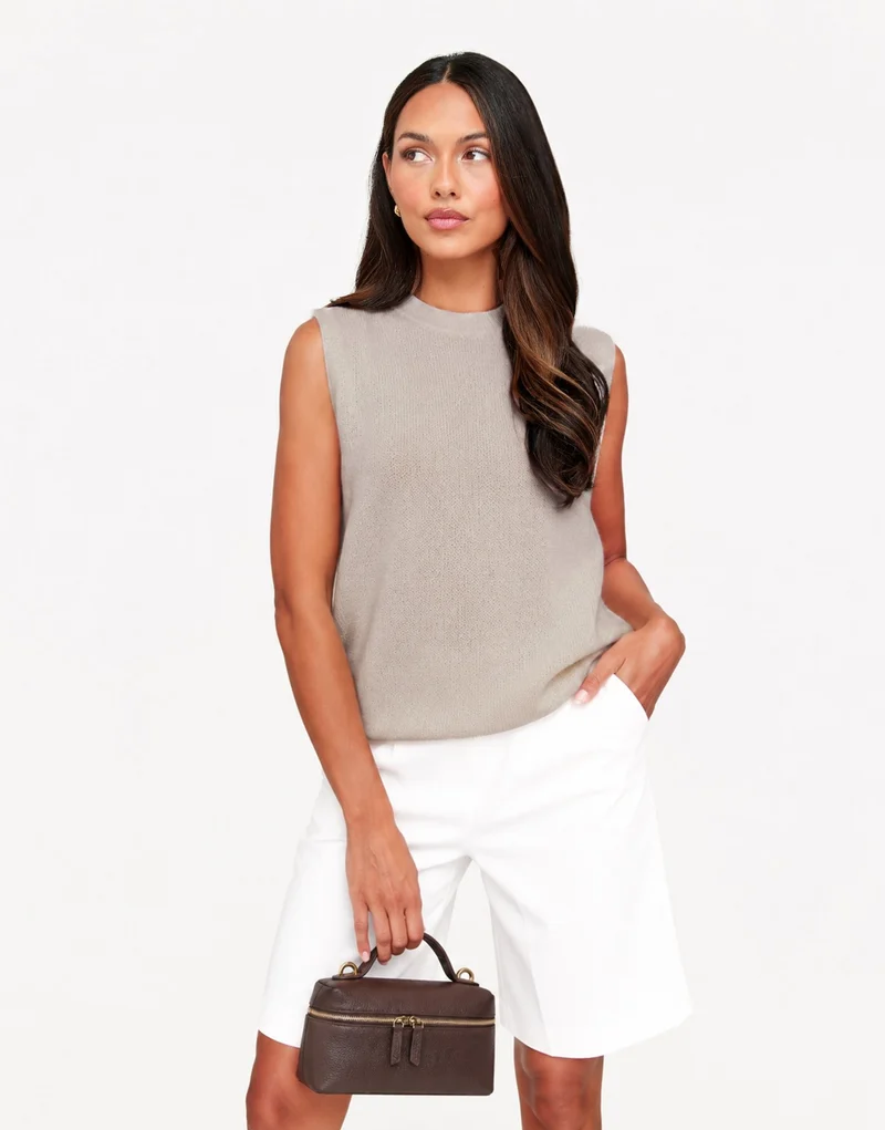 Taupe Mouwloze Fluffy - Top