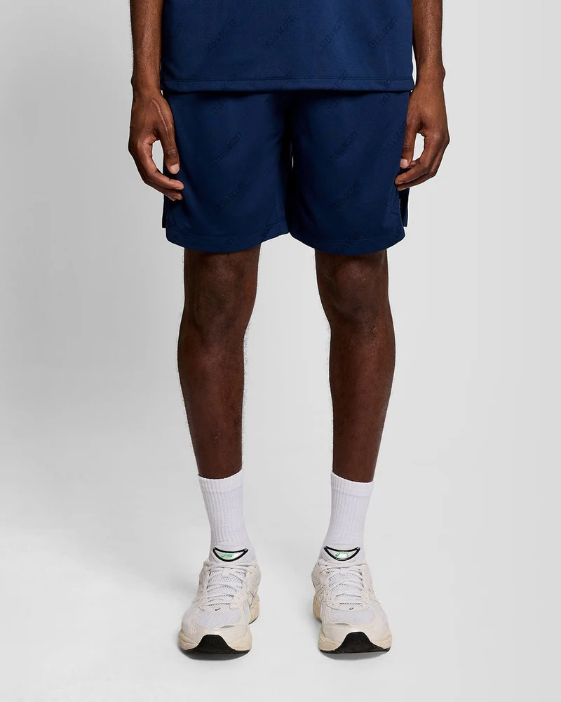 Lyle & Scott Heren voetbalshorts met reliëflogo | Marineblauw met pioenroos