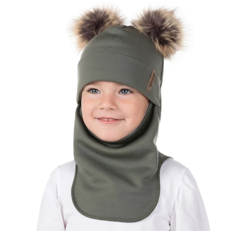 Geniet van wintercomfort met onze kaki groene wollen bivakmuts.