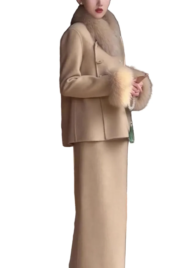 Dames Tweedelige Set met Kameelbontkraag en Knoopdetails