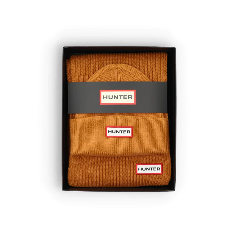 Jura Scarf and Beanie Box Set Biscuit